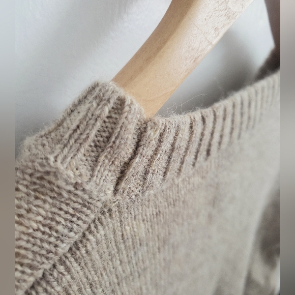 Pendleton 100% Shetland Wool Machine Washable Long Sleeve Sweater Size M Tan - Picture 3 of 6